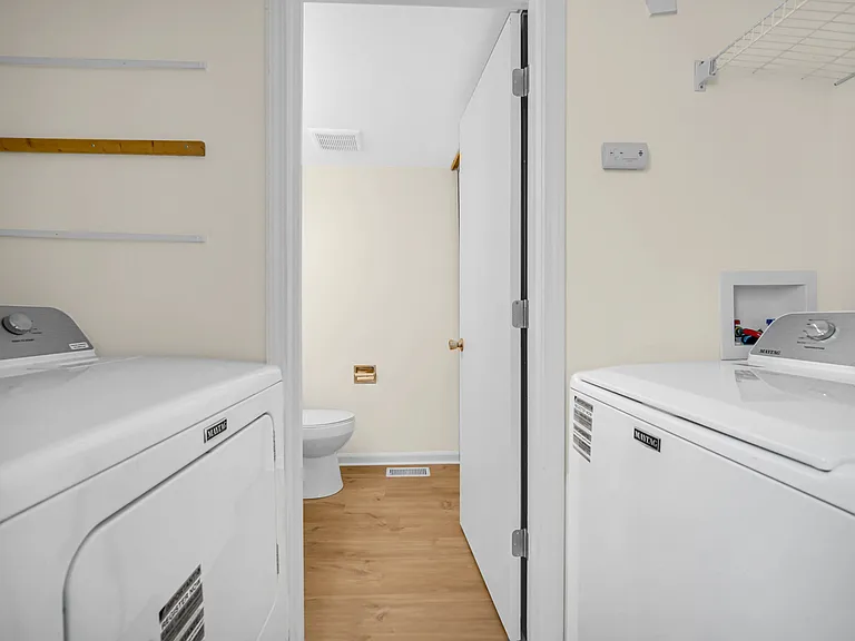1807 Whitney Dr — Photo 12