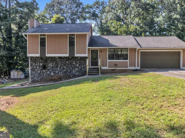 631 Brighton Dr NW, Lawrenceville, GA 30043
