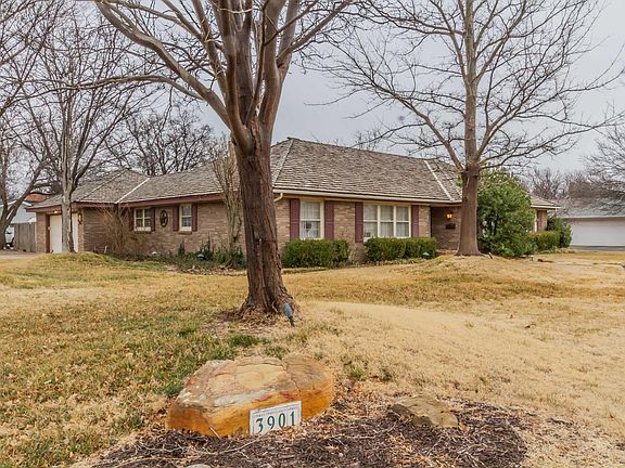 2nd image of 3901 Fleetwood Dr