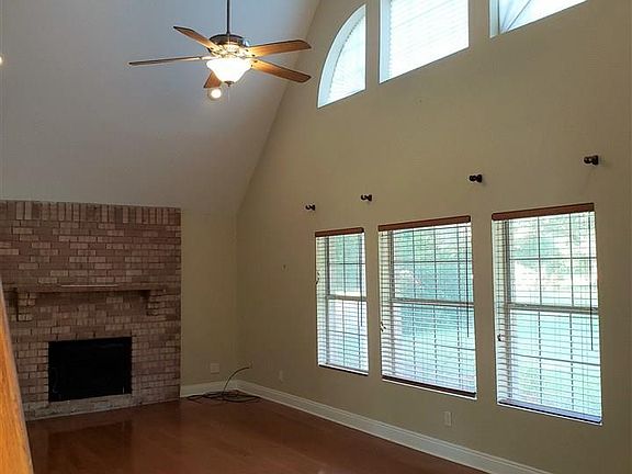 3rd image of 5324 Crystal Creek Dr
