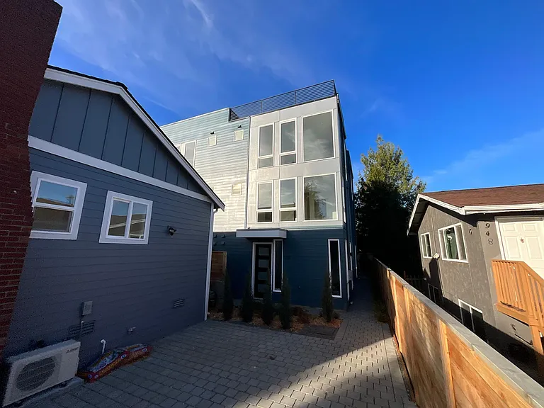 942 N 89th St #D — Photo 11