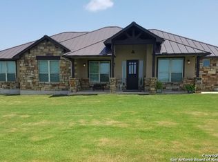 1579 County Road 7711, Devine, TX 78016