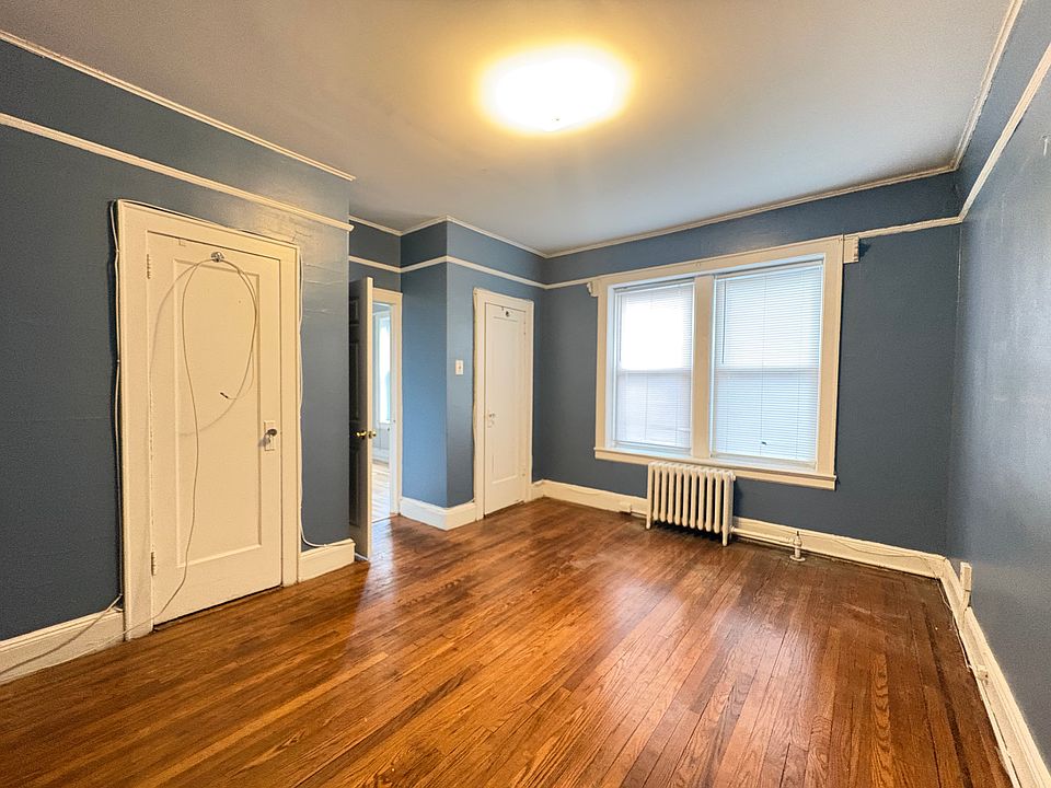 2nd image of 5 Kelly Pkwy #204