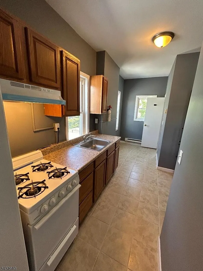 286 Nagle St, Unit 3, Cliffside Park, NJ 07010 — Photo 2