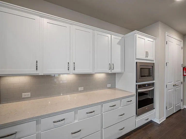 305 Bolivar Way #101 — Photo 10