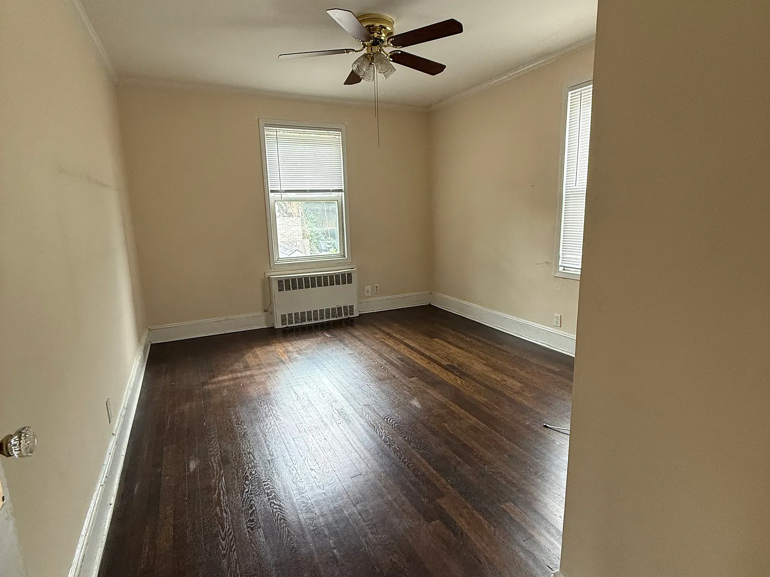 3 bed, 900 sqft, $3,000 — Photo 3