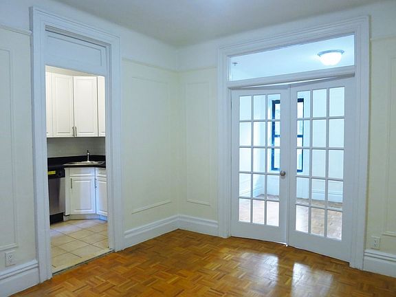 3rd image of 220 E 78th St APT 7