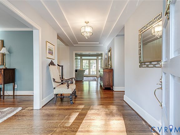 3rd image of 326 Oak Ln
