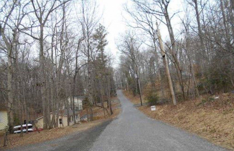 2nd image of 475 Round Up Rd