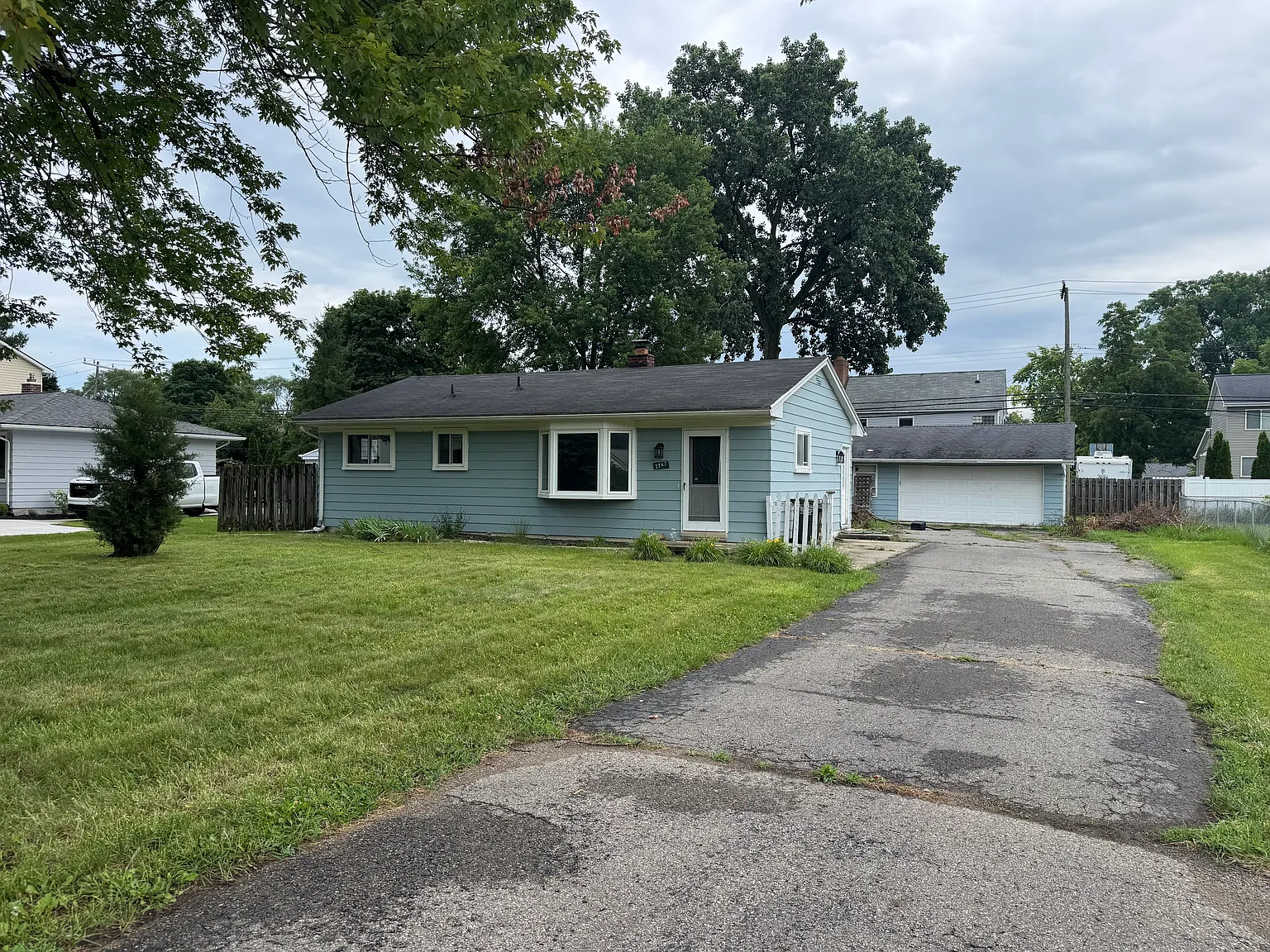 3 bed, 1362 sqft, $2,300 — Photo 2