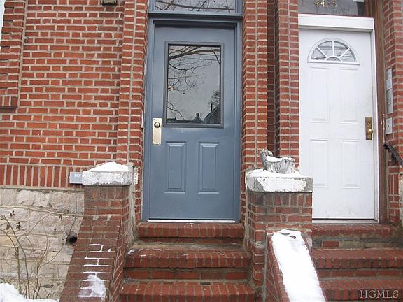 2nd image of 4433 Carpenter Ave APT 5