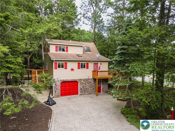 1006 Rolling Hills Dr, Lake Ariel, PA 18436