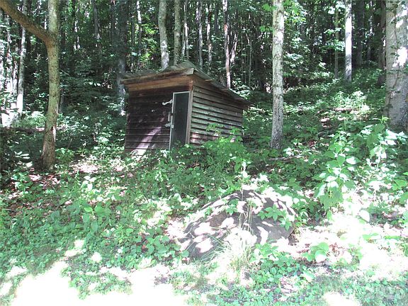 3rd image of 664 Woodfin Rd