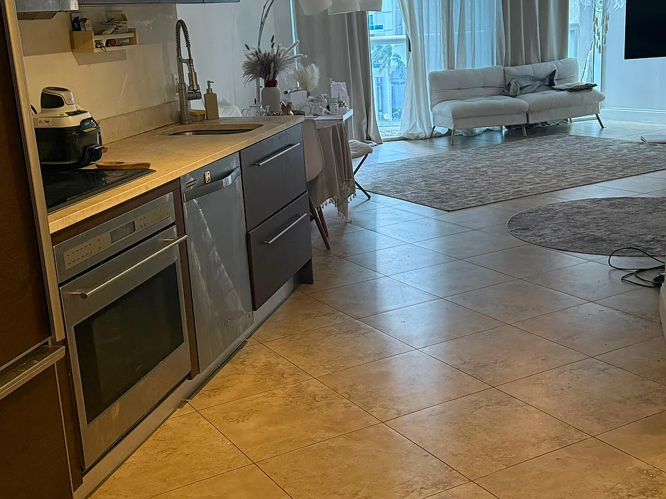 475 Brickell Ave #708