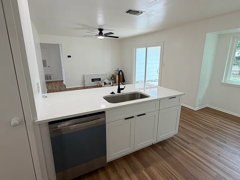 4106 Stathmore Dr — Photo 4