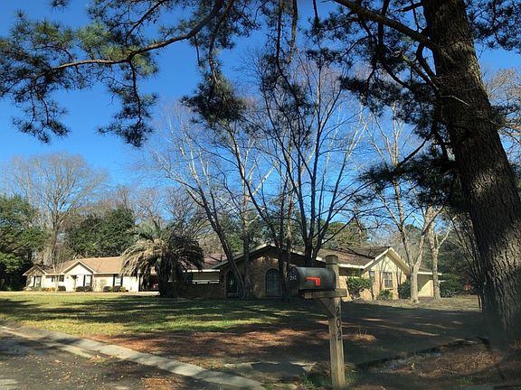 3rd image of 202 Warwick Dr #3