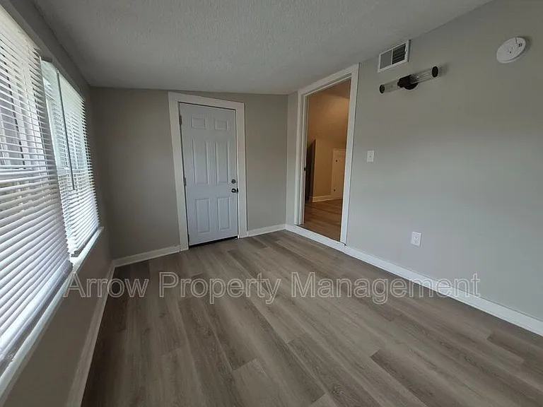 2727 P St #4 — Photo 7
