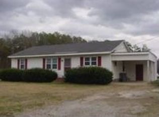 1983 Flat Swamp Rd, Robersonville, NC 27871