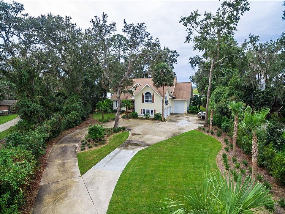 1st image of 102 Royal Dr