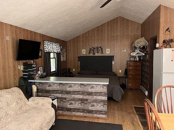 4th image of 174 Deep Wood Dr