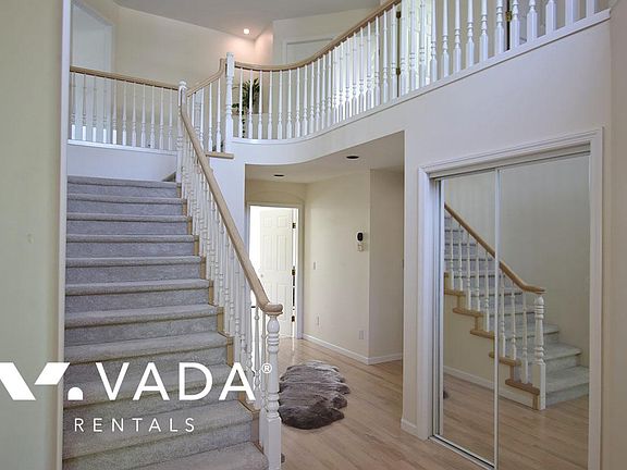 4th image of 1572 Salal Cres