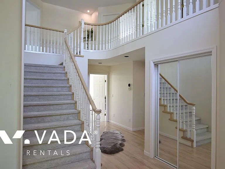 1572 Salal Cres — Photo 4