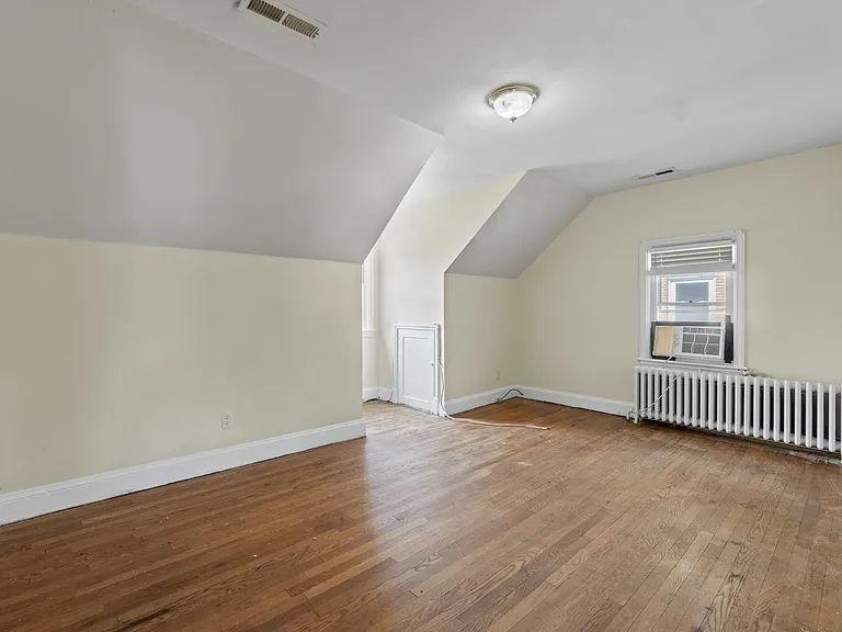 4610 Calvert Rd — Photo 6