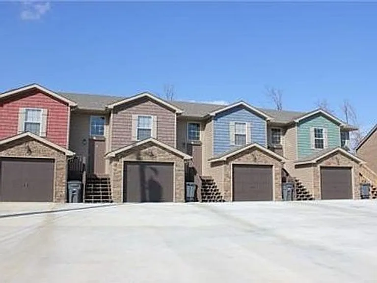 1732 Thistlewood Dr #D — Photo 1