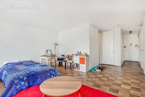 Rented by Compass | media 9