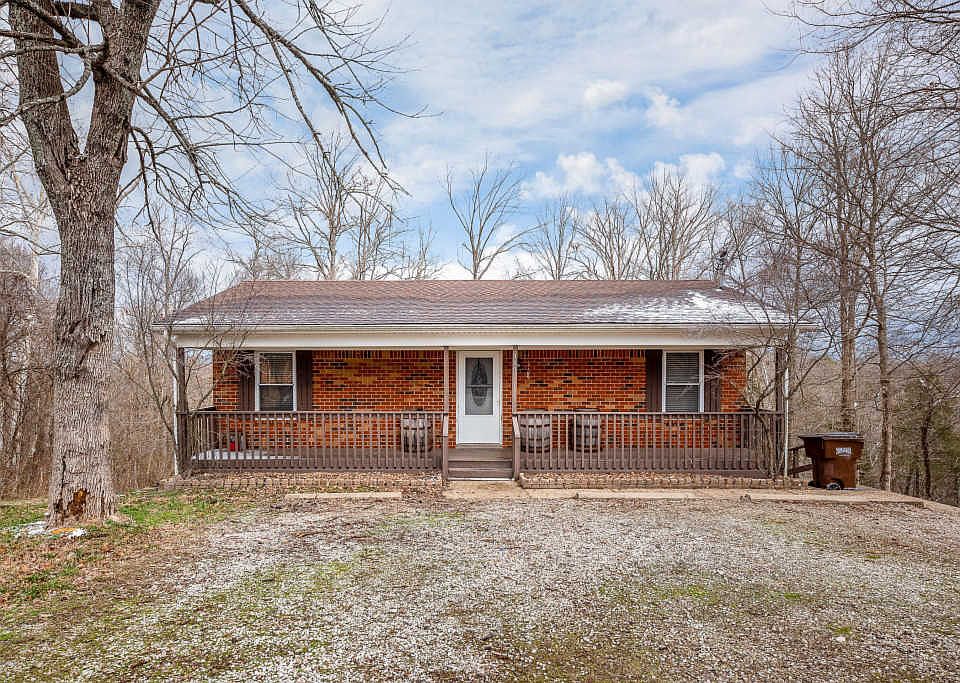 1st image of 340 Hillcrest Dr