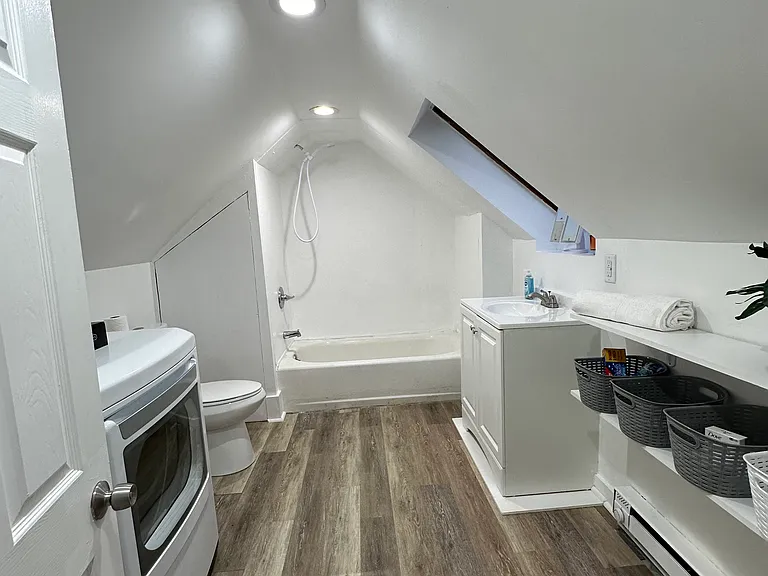 37 Maud St #3 — Photo 11