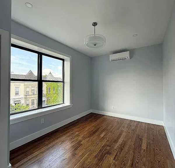 1547 Union St #4 — Photo 3