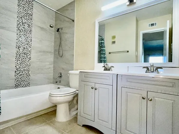 3055 Walnut Bend Ln APT 36, Houston, TX 77042