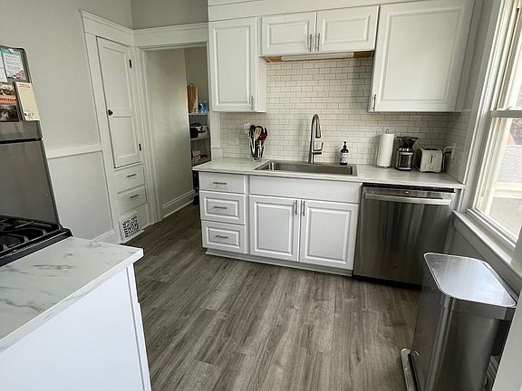 2nd image of 1443 Lakeland Ave