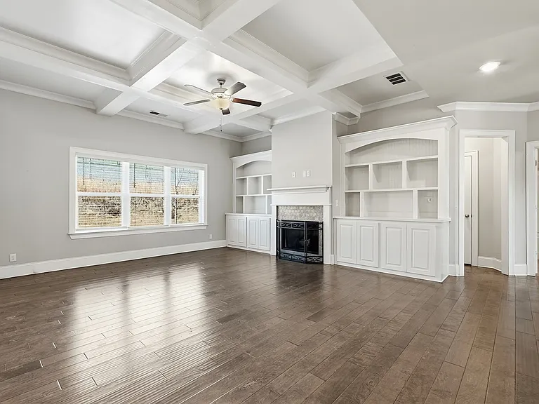 4582 Wellesley Dr — Photo 6