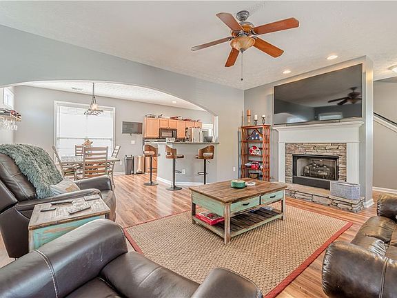 2nd image of 311 Summerstone Ct