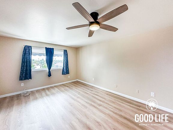 3rd image of 924 Georgia St