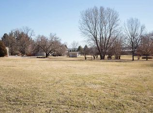 5965 Dukes Dr, Bettendorf, IA 52722