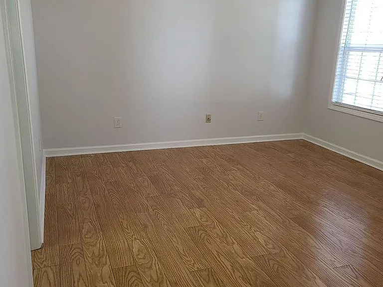 363 Greystone Pkwy — Photo 12