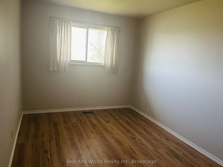 157 Schweitzer St — Photo 20