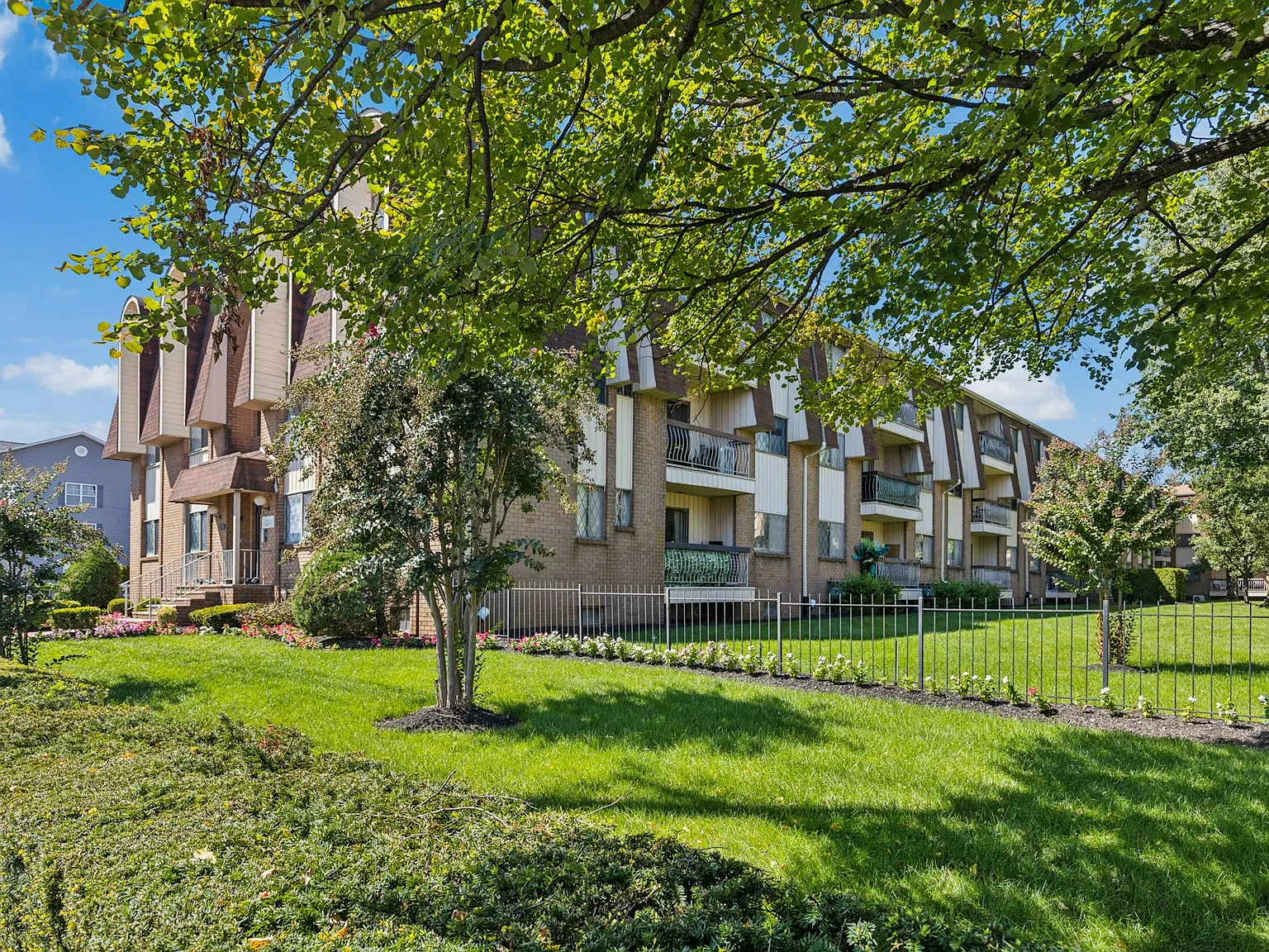 1150 W Saint George Ave — Photo 3