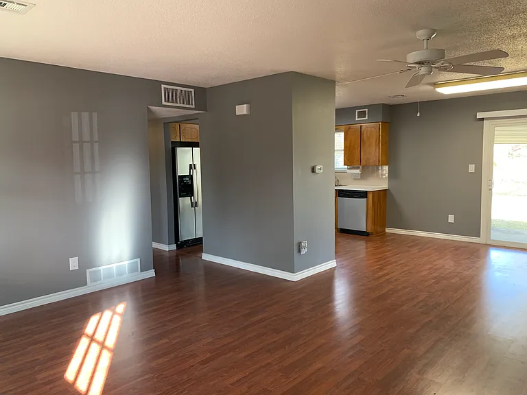 1305 Lockheed St — Photo 9