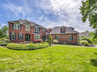 2344 Country Brook Dr, Hinckley, OH 44233