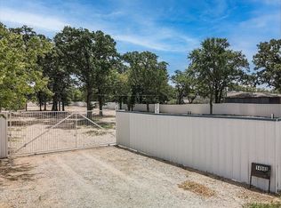 1498 N Mayhill Rd, Denton, TX 76208