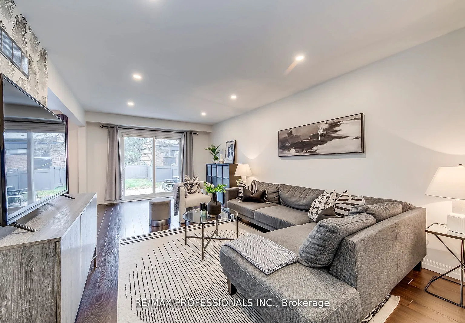 3 bed, $3,300 — Photo 4