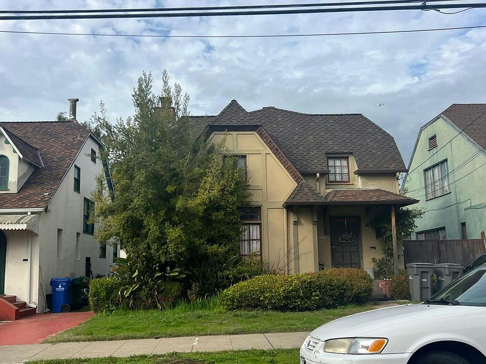 1st image of 3135 Sheffield Ave