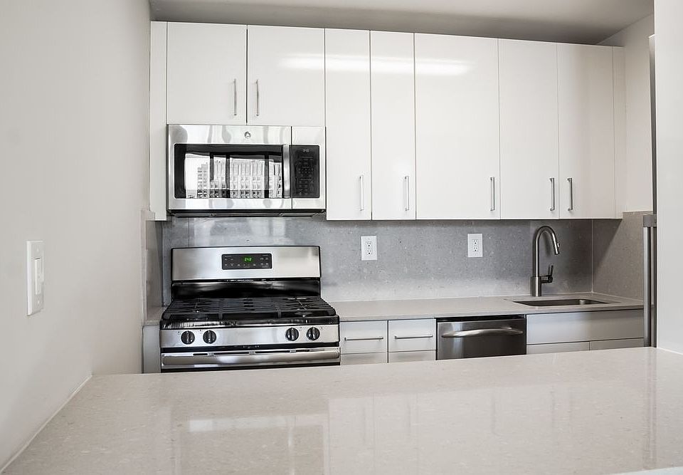 1st image of 520 2nd Ave APT 4C