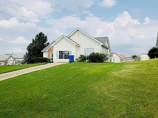 2110 Mary Allison Dr — Photo 1