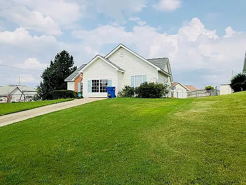2110 Mary Allison Dr Photo 1