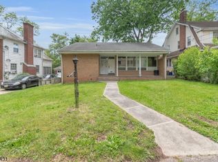 86 88chancellor Ave, Newark City, NJ 07112